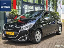 Zwart Gebruikt 2019 Peugeot 208 Signature Sky Hatchback | € 10.890 (Goede deal)