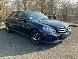 Blauw, metallic lak Gebruikt 2016 Mercedes E400 Avantgarde Sedan | € 24.900