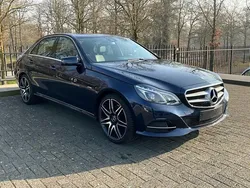 Blauw, metallic lak Gebruikt 2016 Mercedes E400 Avantgarde Sedan | € 23.900 (Eerlijke prijs)