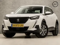 Wit, metallic lak Gebruikt 2021 Peugeot 2008 Sport SUV | € 14.745 (Goede deal)