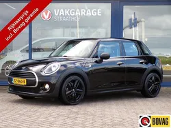 Zwart, metallic lak Gebruikt 2018 Mini ONE Hatchback | € 15.950 (Eerlijke prijs)