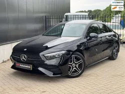 Zwart Gebruikt 2023 Mercedes A180 AMG Sedan | € 34.995 (Goede deal)