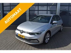 Grijs Gebruikt 2021 VW Golf VIII Style Hatchback | € 28.835 (Eerlijke prijs)