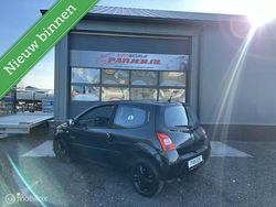 Zwart Gebruikt 2011 Renault Twingo Rip Curl Hatchback | € 2.799 (Eerlijke prijs)