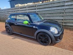 Zwart, metallic lak Gebruikt 2013 Mini ONE Chili Hatchback | € 7.950 (Iets duurder)