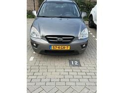 Grijs Gebruikt 2009 Kia Carens MPV | € 3.250 (Goede deal)