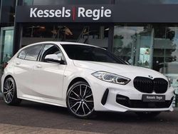 Wit Gebruikt 2023 BMW 118 M Sport Hatchback | € 29.950 (Eerlijke prijs)