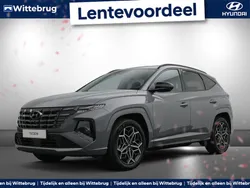 Grijs, metallic lak Nieuw 2024 Hyundai Tucson Premium SUV | € 43.925 (Eerlijke prijs)