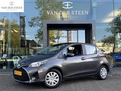 Grijs Gebruikt 2017 Toyota Yaris Hybrid Business Edition Hatchback | € 13.745 (Eerlijke prijs)