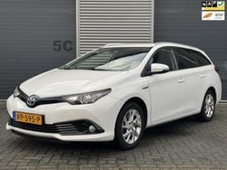 Wit Gebruikt 2018 Toyota Auris Touring Sports Stationwagen | € 9.950 (Super prijs)