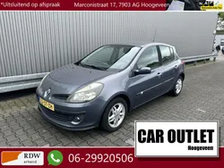 Blauw Gebruikt 2006 Renault Clio II Dynamique Hatchback | € 1.450 (Eerlijke prijs)