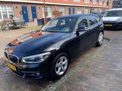 Zwart Gebruikt 2019 BMW 118 Hatchback | € 15.450 (Super prijs)