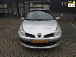 Grijs Gebruikt 2006 Renault Clio R.S. Dynamique Hatchback | € 2.250 (Eerlijke prijs)