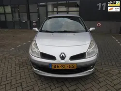 Grijs Gebruikt 2006 Renault Clio R.S. Dynamique Hatchback | € 2.250 (Eerlijke prijs)