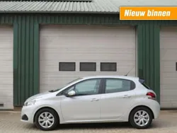 Wit Gebruikt 2017 Peugeot 208 Hatchback | € 7.950 (Eerlijke prijs)