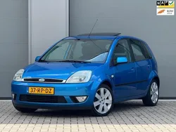 Blauw, metallic lak Gebruikt 2005 Ford Fiesta Futura Hatchback | € 2.450 (Eerlijke prijs)