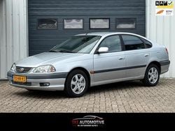 Grijs Gebruikt 2001 Toyota Avensis Sol Hatchback | € 2.950