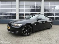 Zwart Gebruikt 2008 BMW 320 Coupé | € 6.950 (Eerlijke prijs)