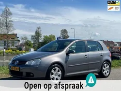 Grijs, metallic lak Gebruikt 2006 VW Golf V Hatchback | € 3.250 (Eerlijke prijs)