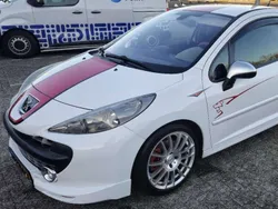 Wit Gebruikt 2009 Peugeot 207 Hatchback | € 5.750