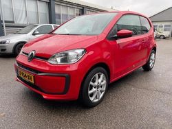 Rood Gebruikt 2018 VW up! take up! Hatchback | € 6.950 (Super prijs)