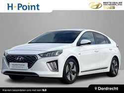 Ceramic white (waw) (licht wit) Gebruikt 2020 Hyundai Ioniq Premium Sedan | € 20.840 (Eerlijke prijs)