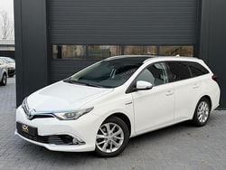 Wit Gebruikt 2015 Toyota Auris Touring Sports Stationwagen | € 8.995 (Eerlijke prijs)