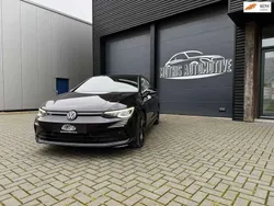 Zwart, metallic lak Gebruikt 2023 VW Golf VIII Business Hatchback | € 29.950 (Goede deal)