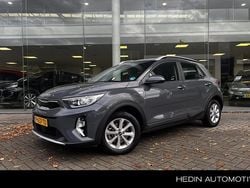 Grijs Gebruikt 2022 Kia Stonic SUV | € 17.950 (Eerlijke prijs)