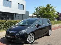 Zwart, metallic lak Gebruikt 2013 Opel Zafira Tourer Cosmo MPV | € 10.950 (Eerlijke prijs)