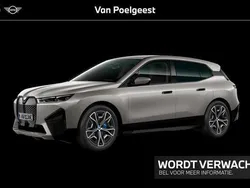 Oxidgrau metallic (grijs metallic) Gebruikt 2023 BMW iX Comfort Edition SUV | € 54.900 (Eerlijke prijs)