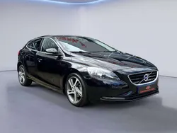 Zwart Gebruikt 2015 Volvo V40 R-Design Stationwagen | € 8.250 (Eerlijke prijs)