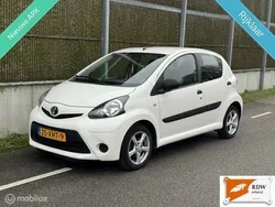 Wit Gebruikt 2012 Toyota Aygo Hatchback | € 3.450 (Eerlijke prijs)