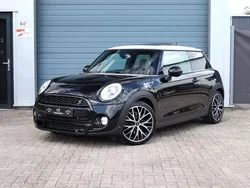 Zwart, metallic lak Gebruikt 2015 Mini Cooper S Hatchback | € 17.950 (Iets duurder)