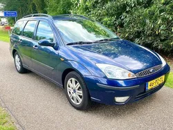 Blauw, metallic lak Gebruikt 2005 Ford Focus Stationwagen | € 899 (Eerlijke prijs)