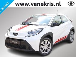 Wit Nieuw 2025 Toyota Aygo X Play SUV | € 21.649