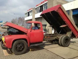Rood Gebruikt 1954 Ford F350 Van | € 7.750