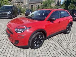 Rood Gebruikt 2023 Fiat 600 Basis Hatchback | € 22.990