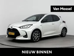 Wit Gebruikt 2021 Toyota Yaris Hybrid Executive Hatchback | € 20.735 (Eerlijke prijs)