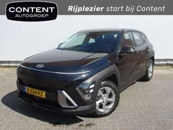 Zwart Gebruikt 2024 Hyundai Kona Comfort SUV | € 29.940 (Eerlijke prijs)