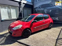 Rood Gebruikt 2009 Renault Clio II Hatchback | € 1.695 (Goede deal)