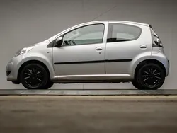 Grijs Gebruikt 2011 Citroën C1 SELECTION Hatchback | € 3.245 (Goede deal)