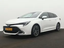 Wit Gebruikt 2023 Toyota Corolla Edition Stationwagen | € 31.945 (Iets duurder)
