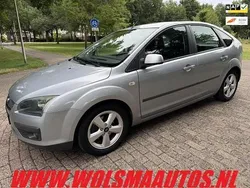 Grijs Gebruikt 2005 Ford Focus Hatchback | € 899 (Super prijs)