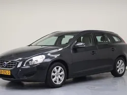 Grijs Gebruikt 2013 Volvo V60 Kinetic Stationwagen | € 13.900 (Iets duurder)