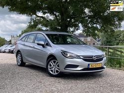 Grijs Gebruikt 2017 Opel Astra Edition Stationwagen | € 5.975 (Goede deal)