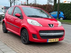Rood Gebruikt 2009 Peugeot 107 Hatchback | € 1.850 (Eerlijke prijs)