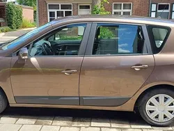 Bruin Gebruikt 2009 Renault Scénic III Authentique MPV | € 2.750 (Eerlijke prijs)