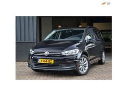 Zwart Gebruikt 2020 VW Touran Comfortline MPV | € 22.495 (Goede deal)