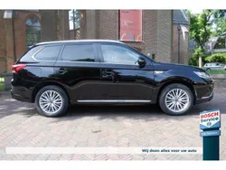Zwart Gebruikt 2019 Mitsubishi Outlander Edition SUV | € 20.990 (Goede deal)